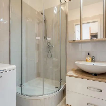 Luka Apartman