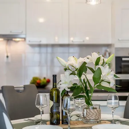 Luka Apartman