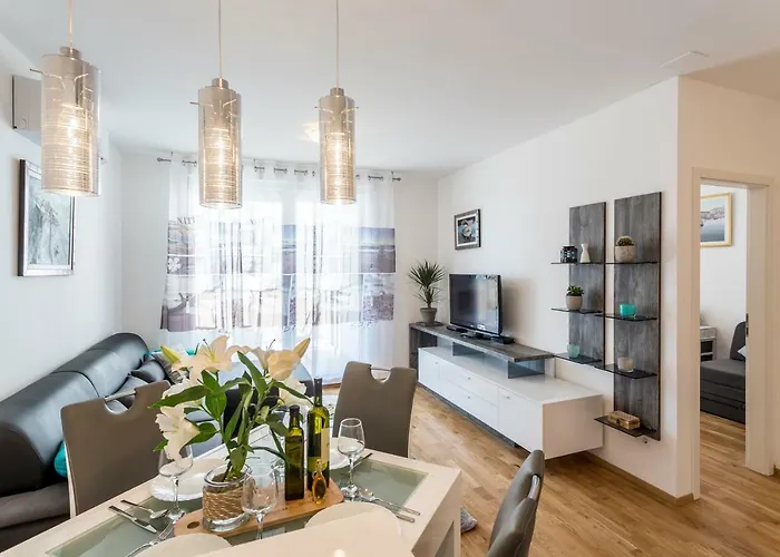 Luka Apartment Split