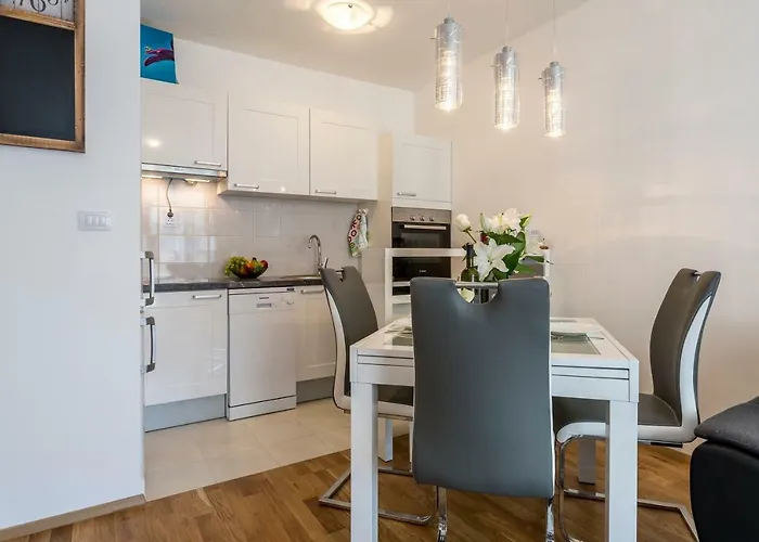 Апартаменти Luka